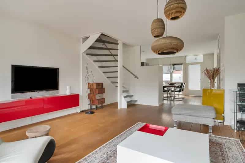Huis te koop Schiedam Sveaparken 3 slaapkamers tuin parkeerplaats