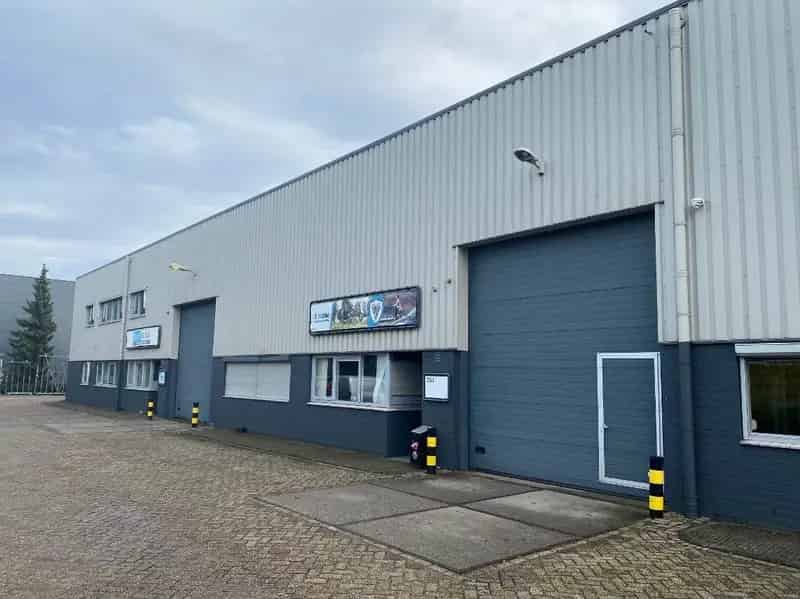 Bedrijfshal te Huur De Meern 705m² Kantoorruimte Parkeerplaatsen