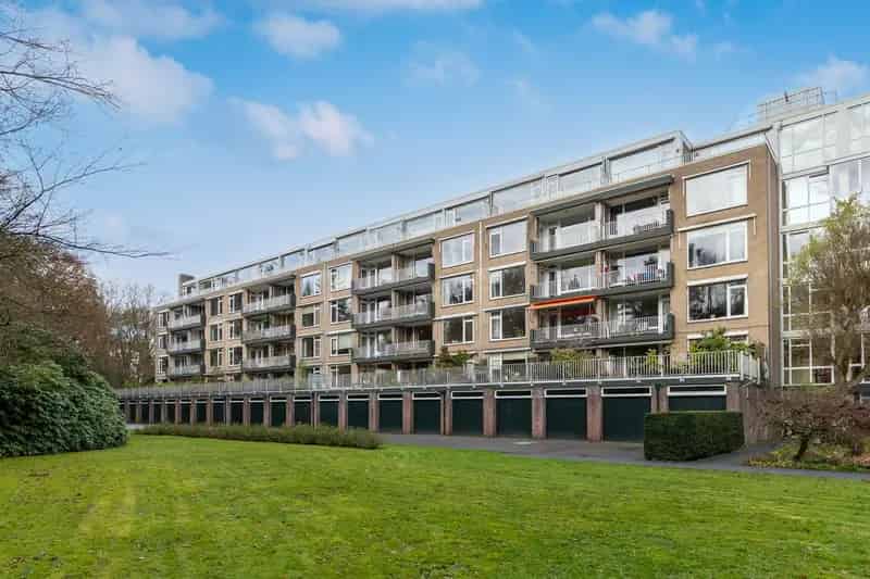 Appartement te koop Bilthoven: Licht en ruim 2-kamer appartement