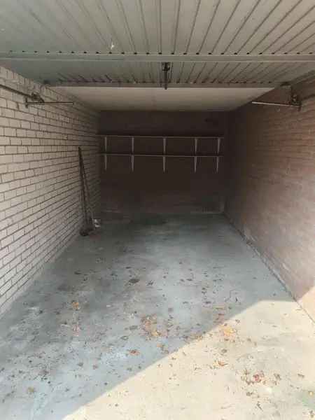 Garage te huur in Putten 18m2 eigen grond