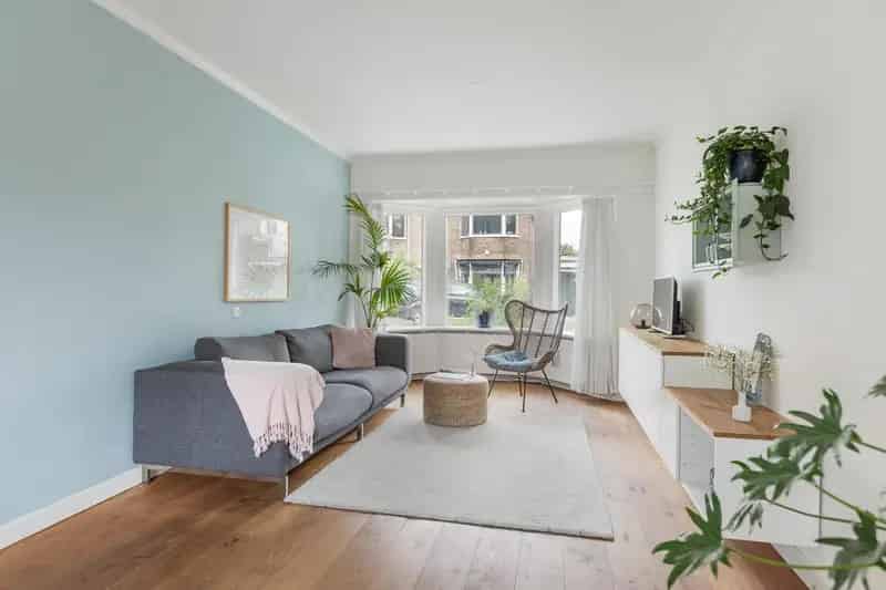 Jaren 30 Eindwoning Alkmaar 3 slaapkamers diepe tuin