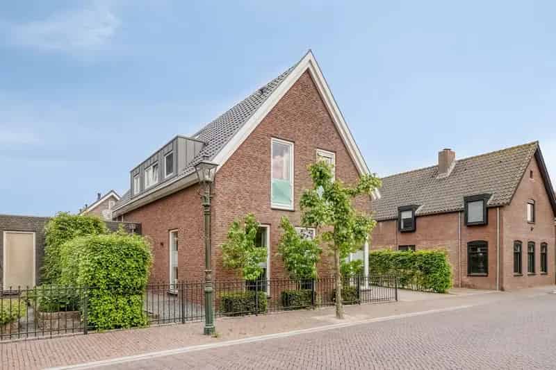 Luxe gezinswoning Bunschoten-Spakenburg: 4 slaapkamers, duurzaam en ruim
