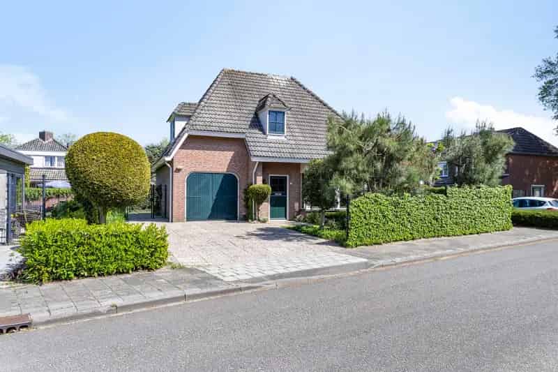 Huis te koop Veghel 4 slaapkamers grote tuin