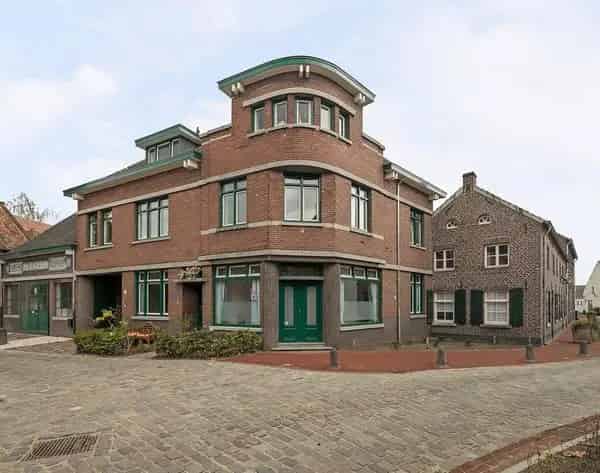 Te huur: Monumentale 3-kamer Parterre Tegelen