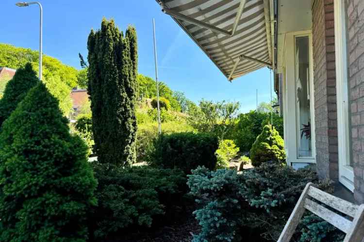 Huis te koop Kortenhoef Vrijstaande woning 3 slaapkamers grote tuin