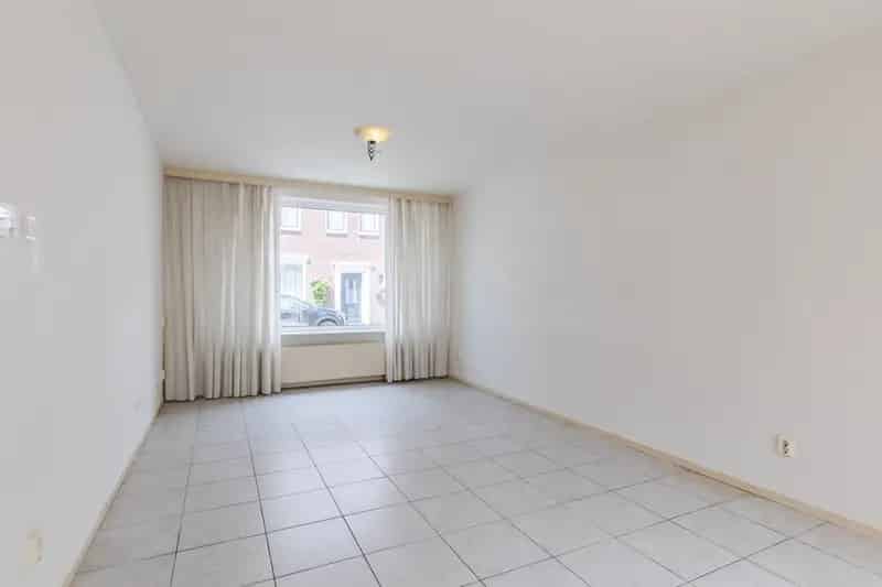 Ruime Tussenwoning 4 Slaapkamers Garage Venlo Oost
