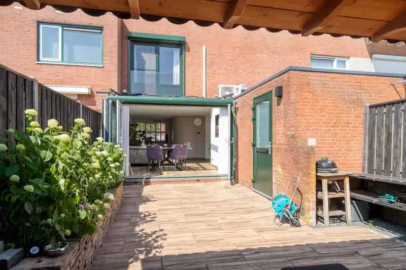 Huis te koop Hoogvliet 3 slaapkamers moderne keuken serre