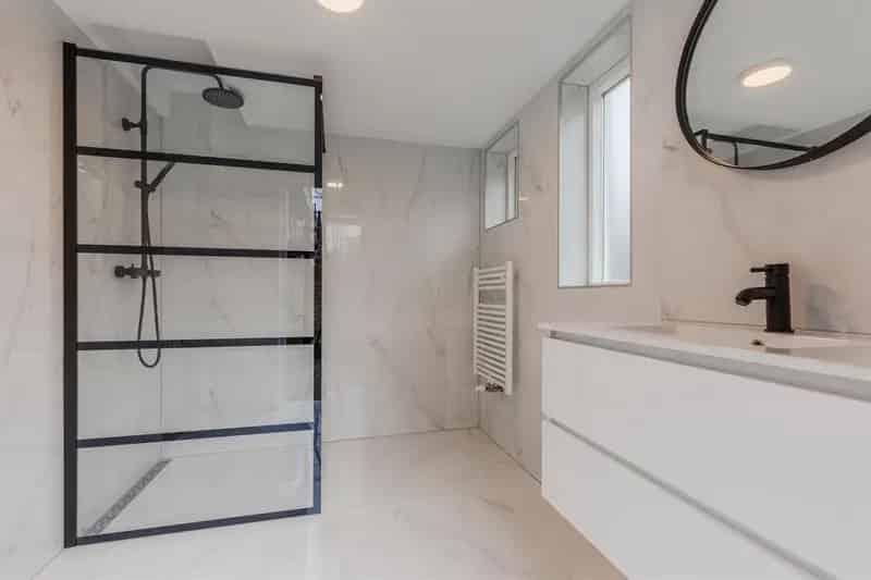Huis te koop Huizen: Ruime gezinswoning 4 slaapkamers grote tuin
