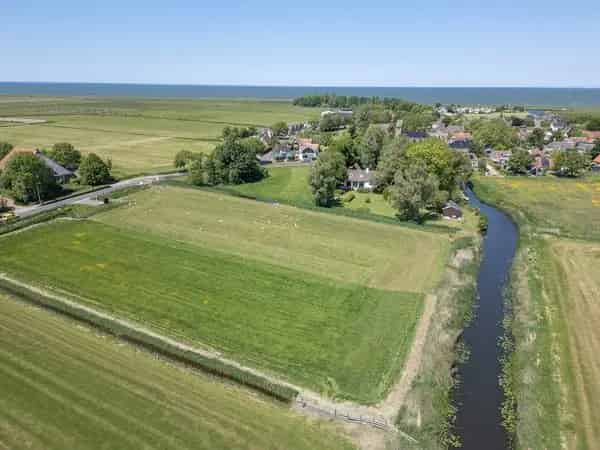 Vrijstaande woning Molkwerum 5 slaapkamers 15000m2 weiland
