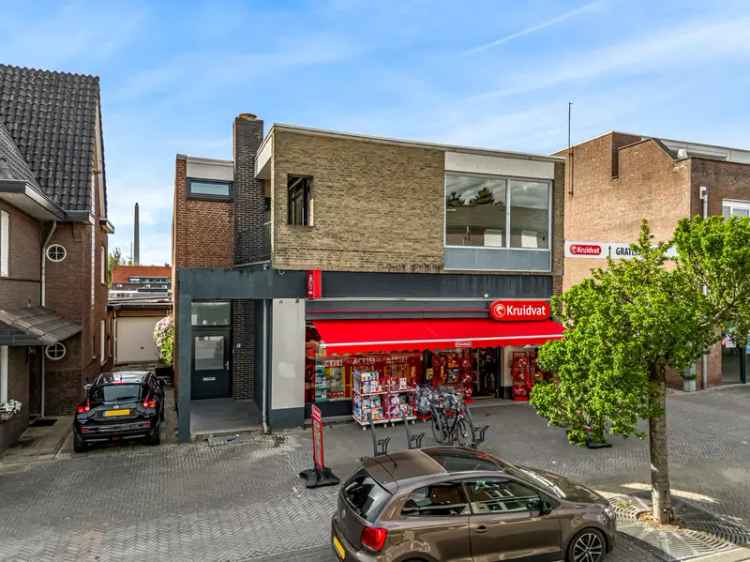 Winkelpand met Ruime Bovenwoning Geleen 5 slaapkamers