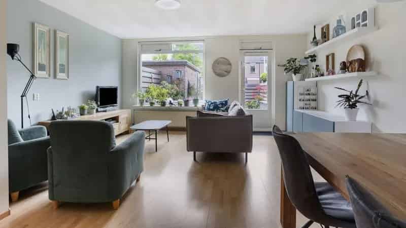 Tussenwoning Berkel en Rodenrijs Vogelbuurt 4 slaapkamers