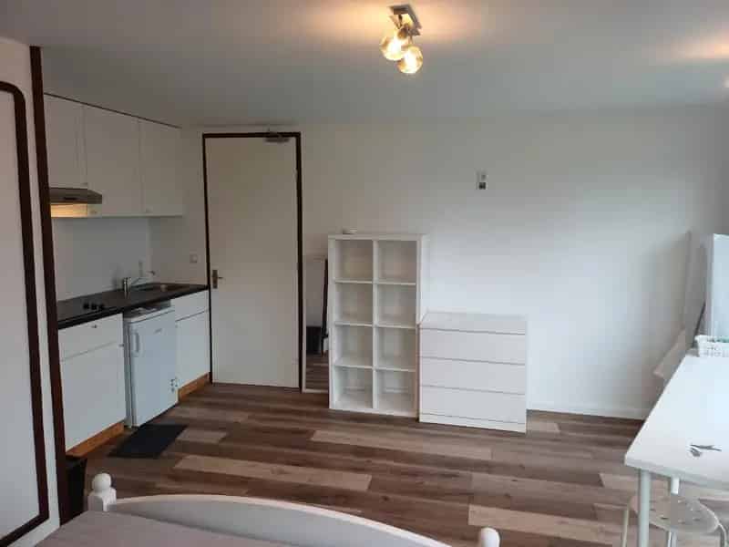 Lichte Studio in Fijne Buurt met Terras en Wasruimte