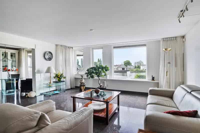 Luxe Appartement IJsselzoom Ruim Terras 2 Badkamers Parkeerplaats