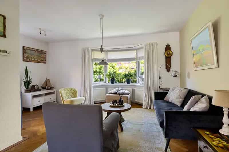Jaren 30 woning Kortenhoef: Ruime tuin, garage en 3 slaapkamers