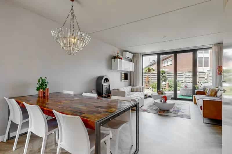Half Vrijstaande Woning Elsloo  3 slaapkamers  Garage  Moderne Keuken