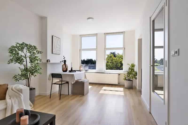 Ruim 5 Slaapkamer Bovenhuis Charlois