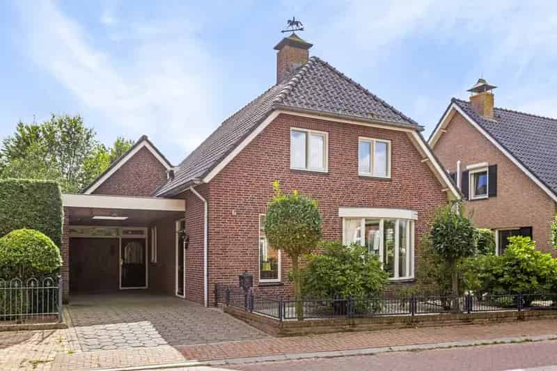 Vrijstaande woning Heeswijk-Dinther 4 slaapkamers 2 badkamers Grote tuin