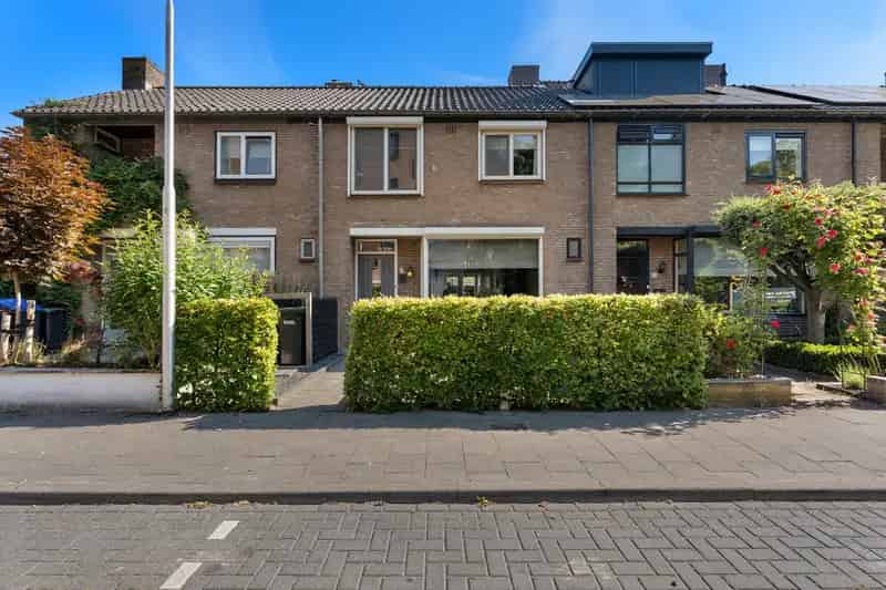 Gezinswoning Alblasserdam 4 slaapkamers ruime tuin