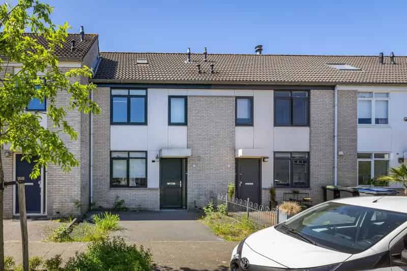 Ruime 4 Slaapkamers Eengezinswoning Almere Instapklaar