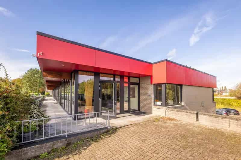 Bedrijfshal te Huur Hoensbroek 1390m2 Sportschool Praktijkruimte