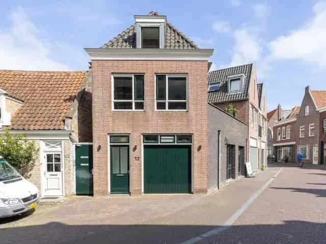Herenhuis Enkhuizen 3 slaapkamers 2 badkamers Garage Dakterras