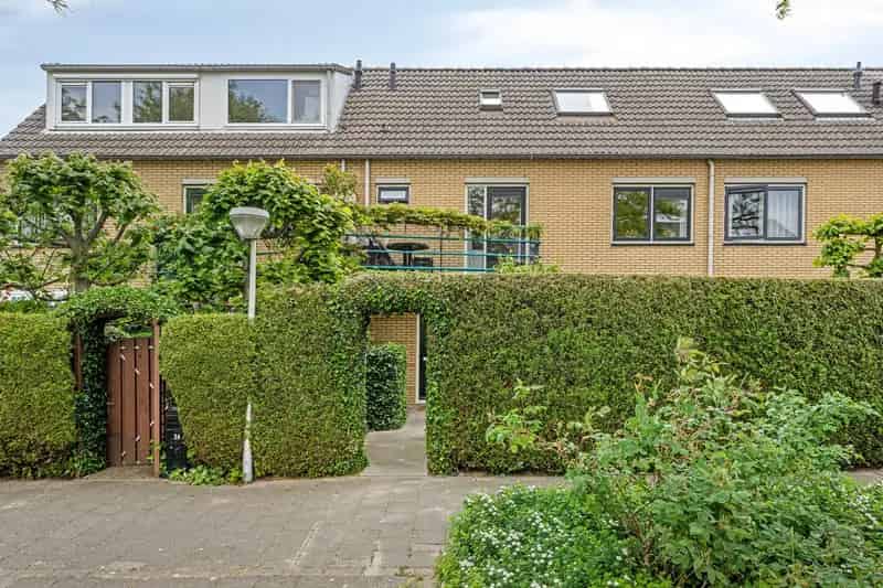 Eengezinswoning Capelle aan den IJssel 3 slaapkamers tuin