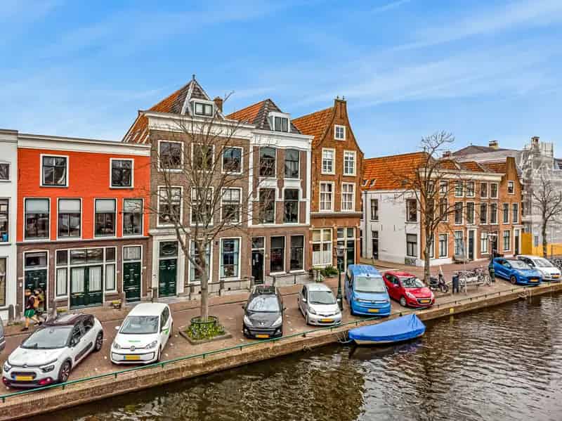 Luxe Grachtenpand Leiden - Gemeubileerd 2-kamer Appartement