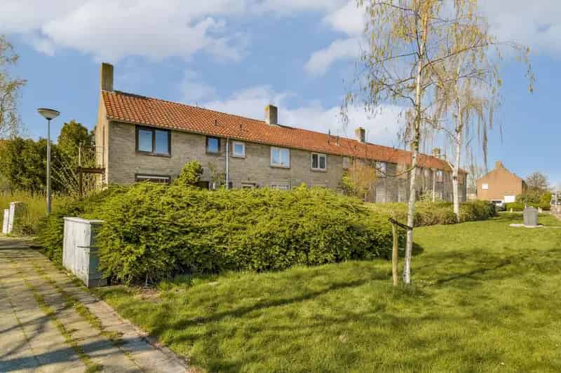 Huis te Koop Uithoorn - Kluswoning met Potentie