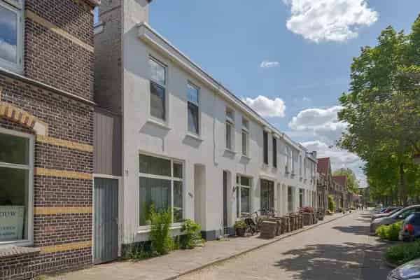 Unieke woning Assendorp nabij NS station