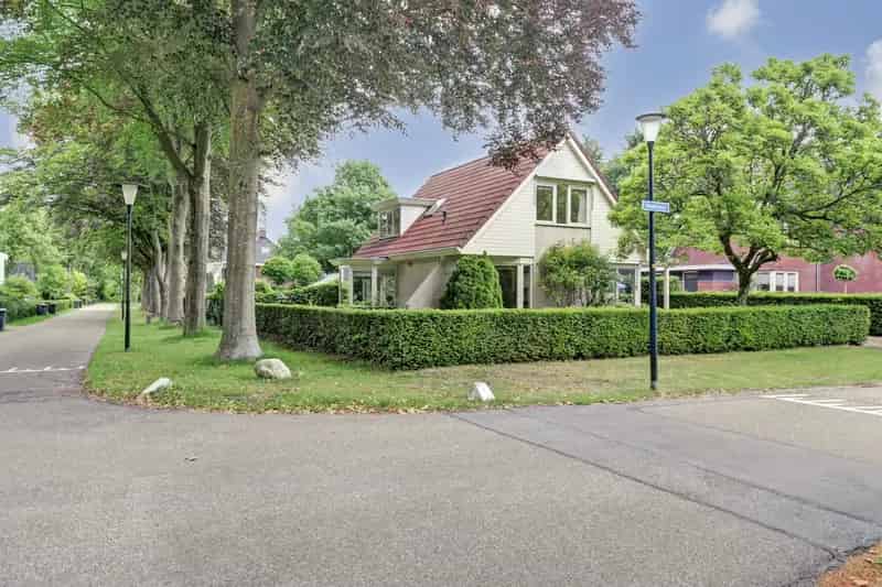 Vrijstaand huis 5 slaapkamers Ugchelen villapark De Veldekster