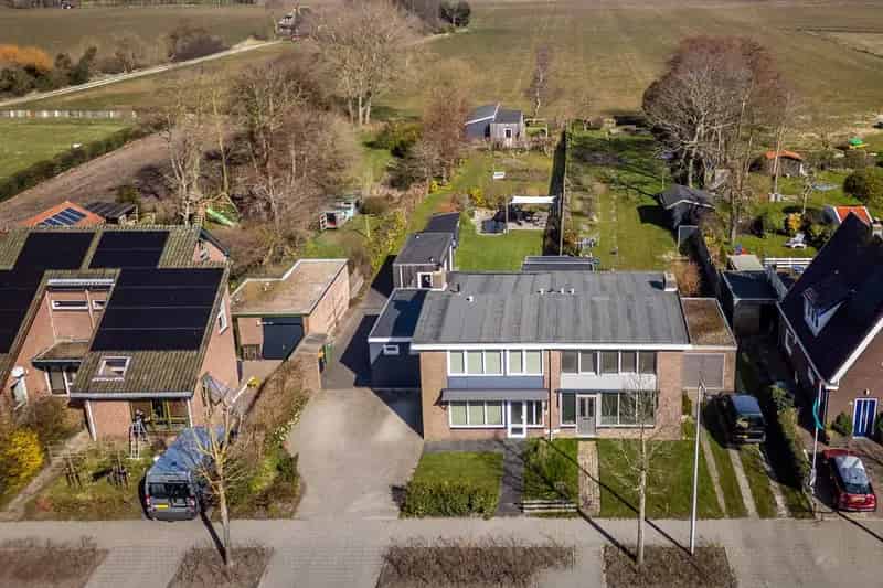 Halfvrijstaande woning met recreatiewoning Texel
