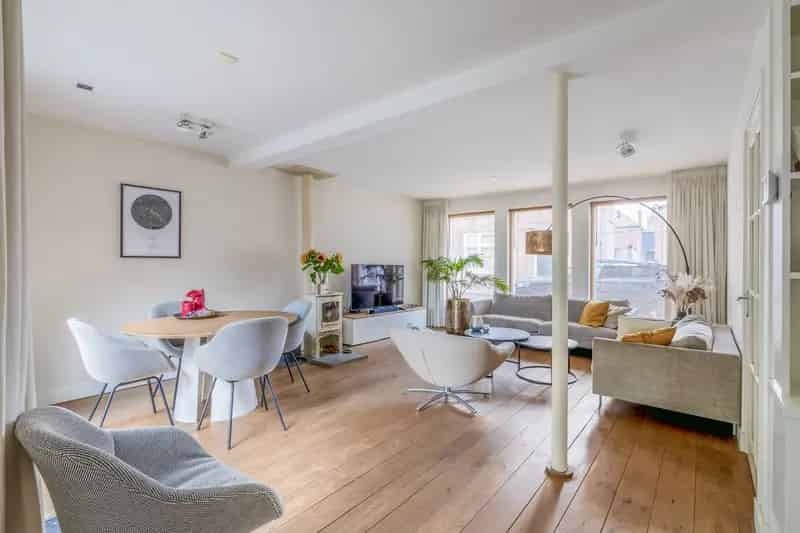 Huis te koop Zevenbergen Instapklare gezinswoning met bijgebouw