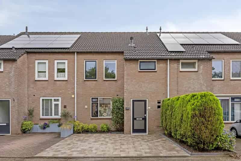 Ruime Tussenwoning Oss 4 slaapkamers Moderne Keuken Badkamer
