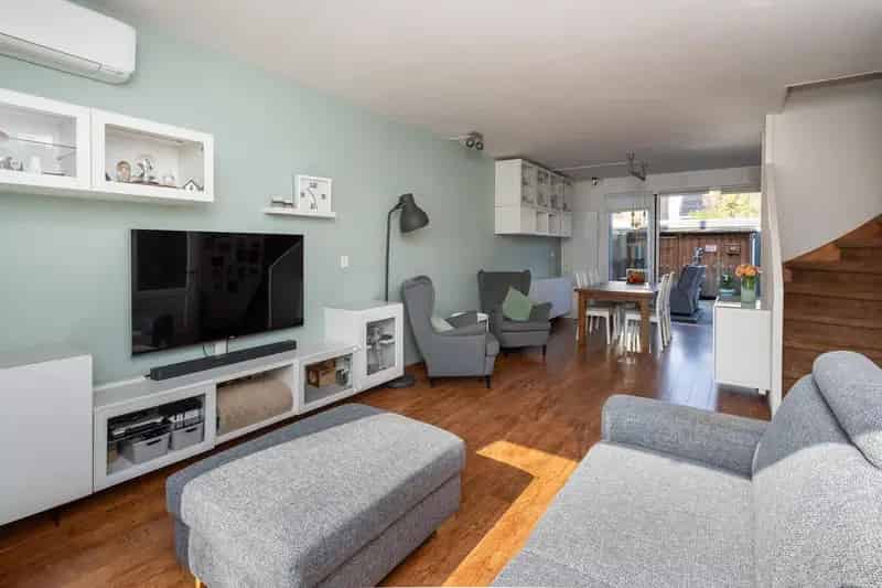 Royale 6 Kamer Hoeekwoning met Garage Zonnepanelen en Airco