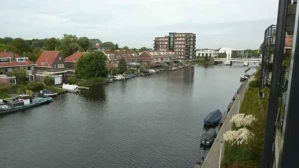 Royaal 3-kamerappartement aan de Rijn