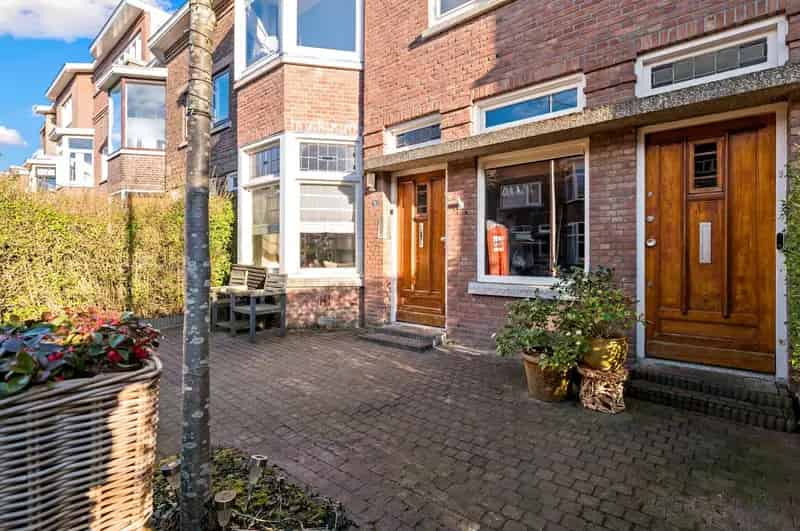 Appartement te koop Bloemenbuurt 5 slaapkamers ruim dakterras
