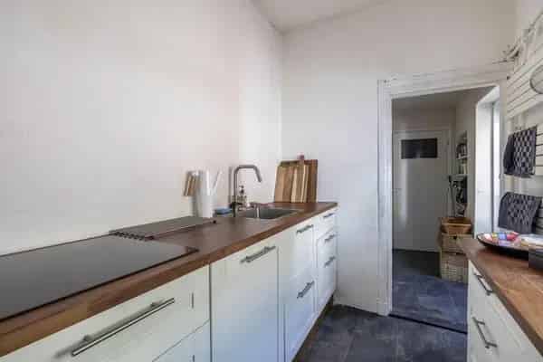 Tussenwoning Schin op Geul: Diepe Tuin & Rustige Locatie