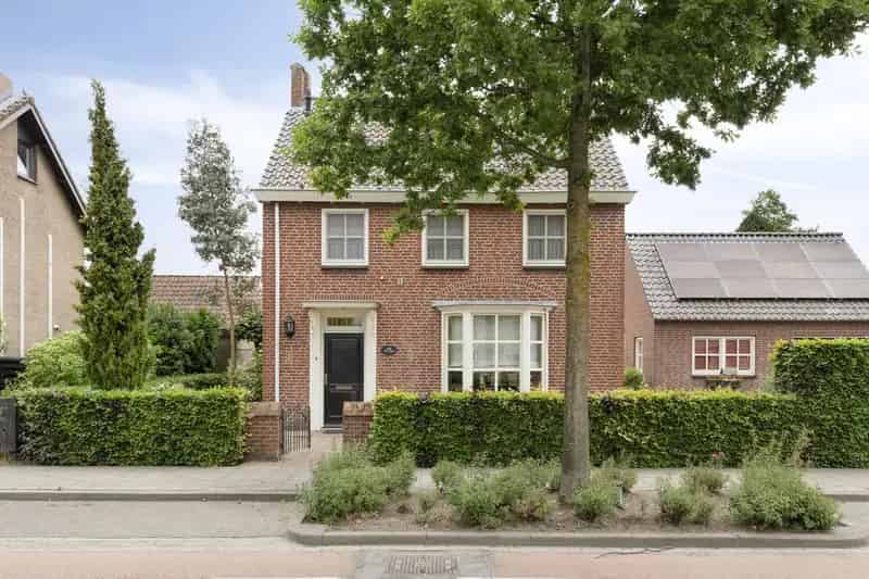 Vrijstaande woning 5 slaapkamers groot bijgebouw gasloos