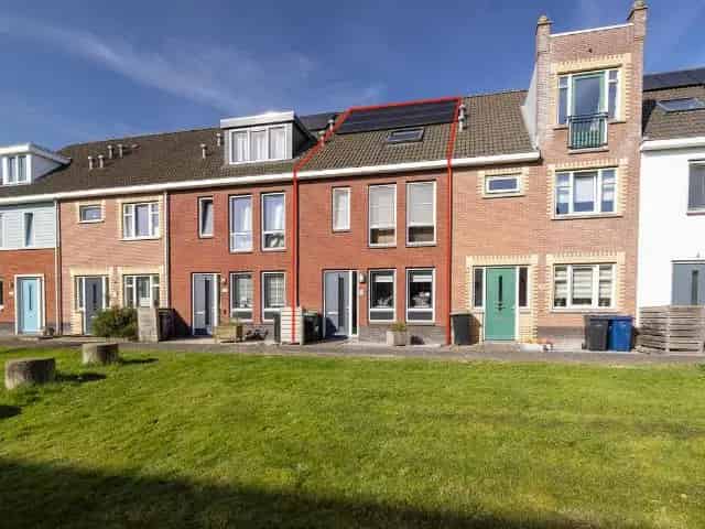 Ruime Eengezinswoning te koop in Almere Poort