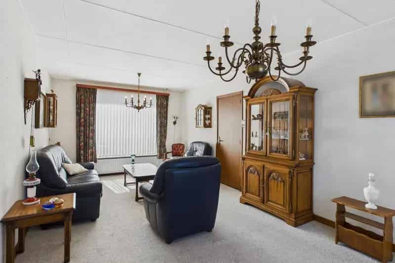 Te renoveren tussenwoning 3 slaapkamers Nieuw Namen