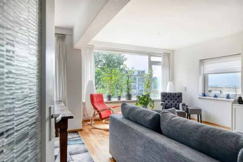 Licht 3-kamerappartement Rotterdam Groot-IJsselmonde 79m² 2 balkons