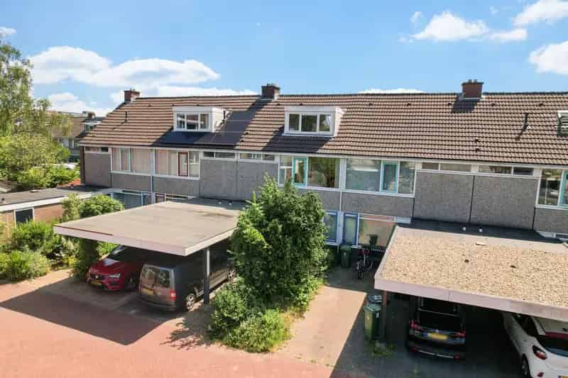 Ruime Tussenwoning Zoetermeer 4 Slaapkamers Carport