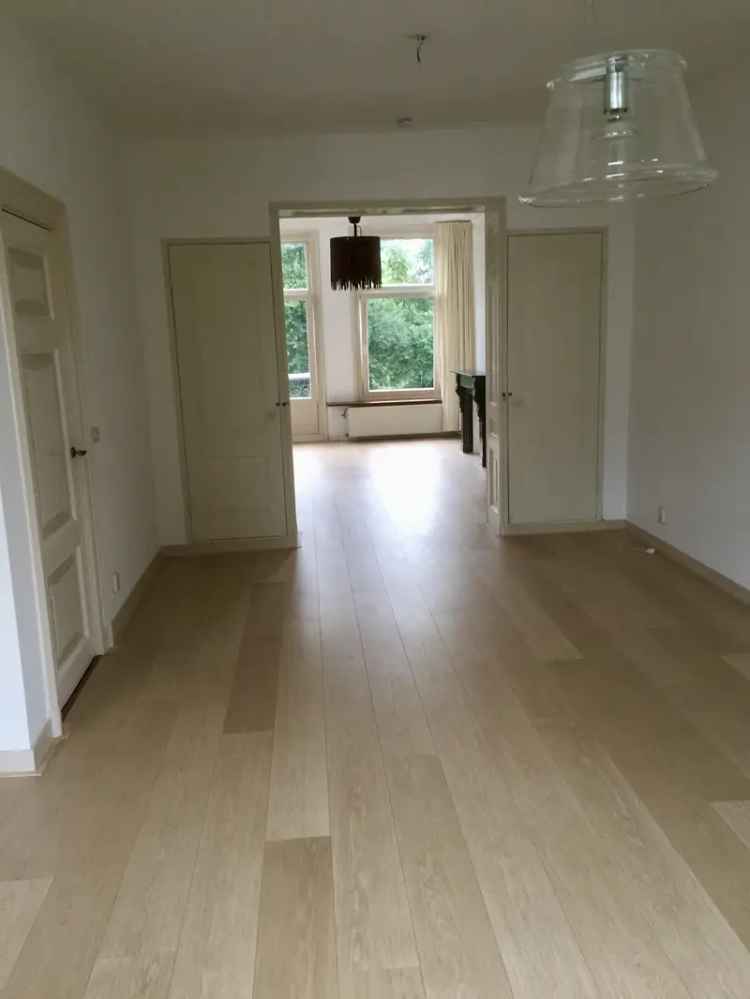 Ruim Appartement Oosterpark 5 Maanden Gestoffeerd