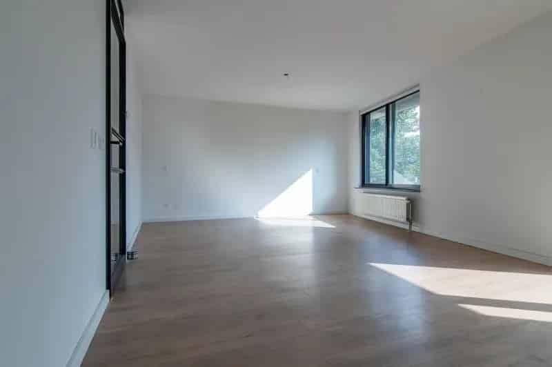 Rotterdam Claes de Vrieselaan 179  Top appartement gerenoveerd