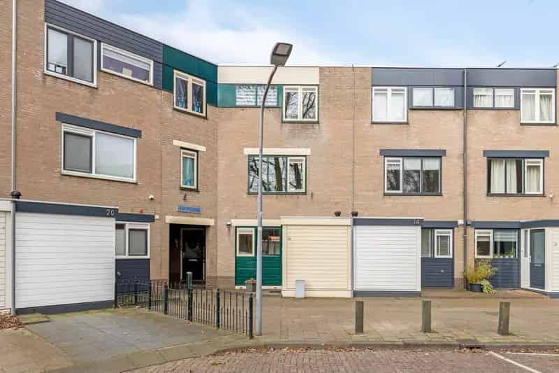 Huis te koop Haarlem: 3 Slaapkamers, Tuin, Kindvriendelijk