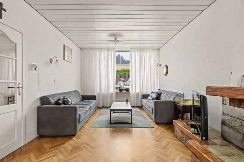 Huis te koop: Van Zyll de Jongstraat 98 3195 TP Pernis Rotterdam 