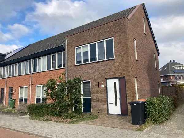 Hoekwoning Oosterblokker 3 slaapkamers tuin nabij voorzieningen