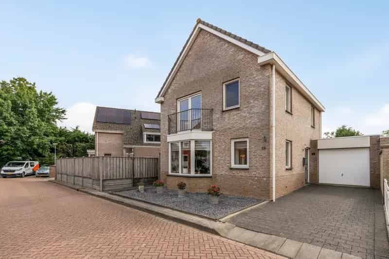Ruime Vrijstaande Woning Moerdijk 3 slaapkamers Garage Tuin