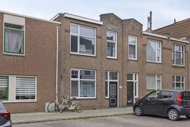 Tussenwoning 3 slaapkamers moderne keuken tuin nabij centrum