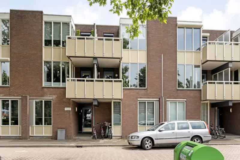 Portiekflat Roosendaal 2 slaapkamers balkon moderne keuken